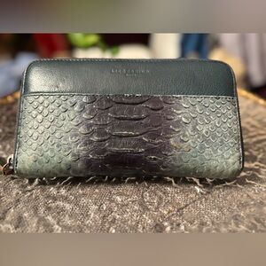 Liebeskind Berlin Vintage Cow Leather Zip Wallet • Textured Leather Collectible